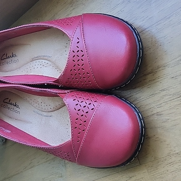 Clarks Collection | Cora Iris Slip-On Flats |  9M | Cuir Rouge (Red) Leather - Picture 4 of 8